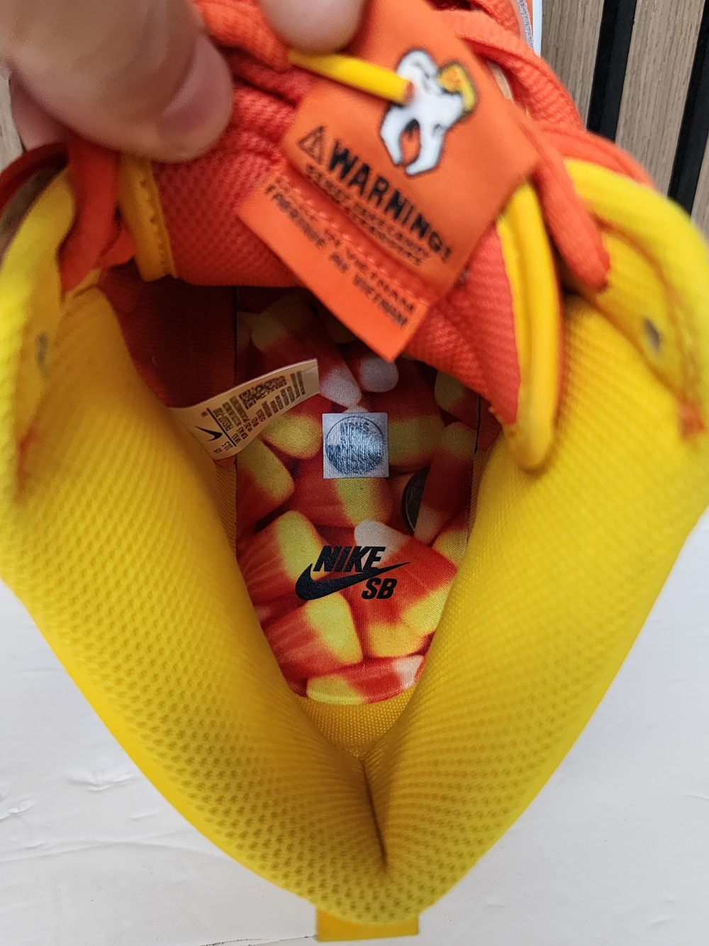 Men’s Nike SB Dunk High Candy Corn Sweet Tooth FN5107-700 Size 10.5 - Picture 10 of 14